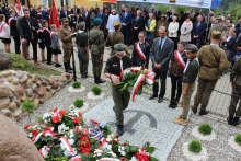  Odsłonięcie pomnika ku czci kpt. "Salwy"