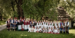 Czytaj więcej: Wizytówki artystyczne Gminy Zakliczyn – Zespół Folklorystyczny „Gwoździec” 